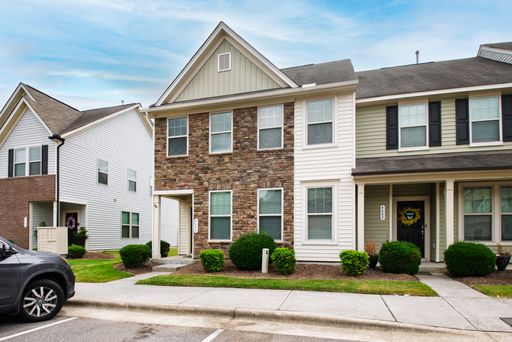 Spacious 3BR End-Unit Townhome in Shearon Farms, Wake Forest! – photo 1