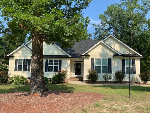 Beautiful 3-Bedroom Ranch Home Near Falls Lake!