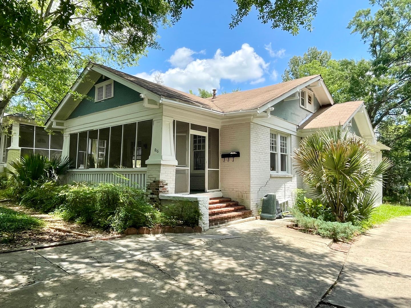 Jackson Apartment: 816 Madison St