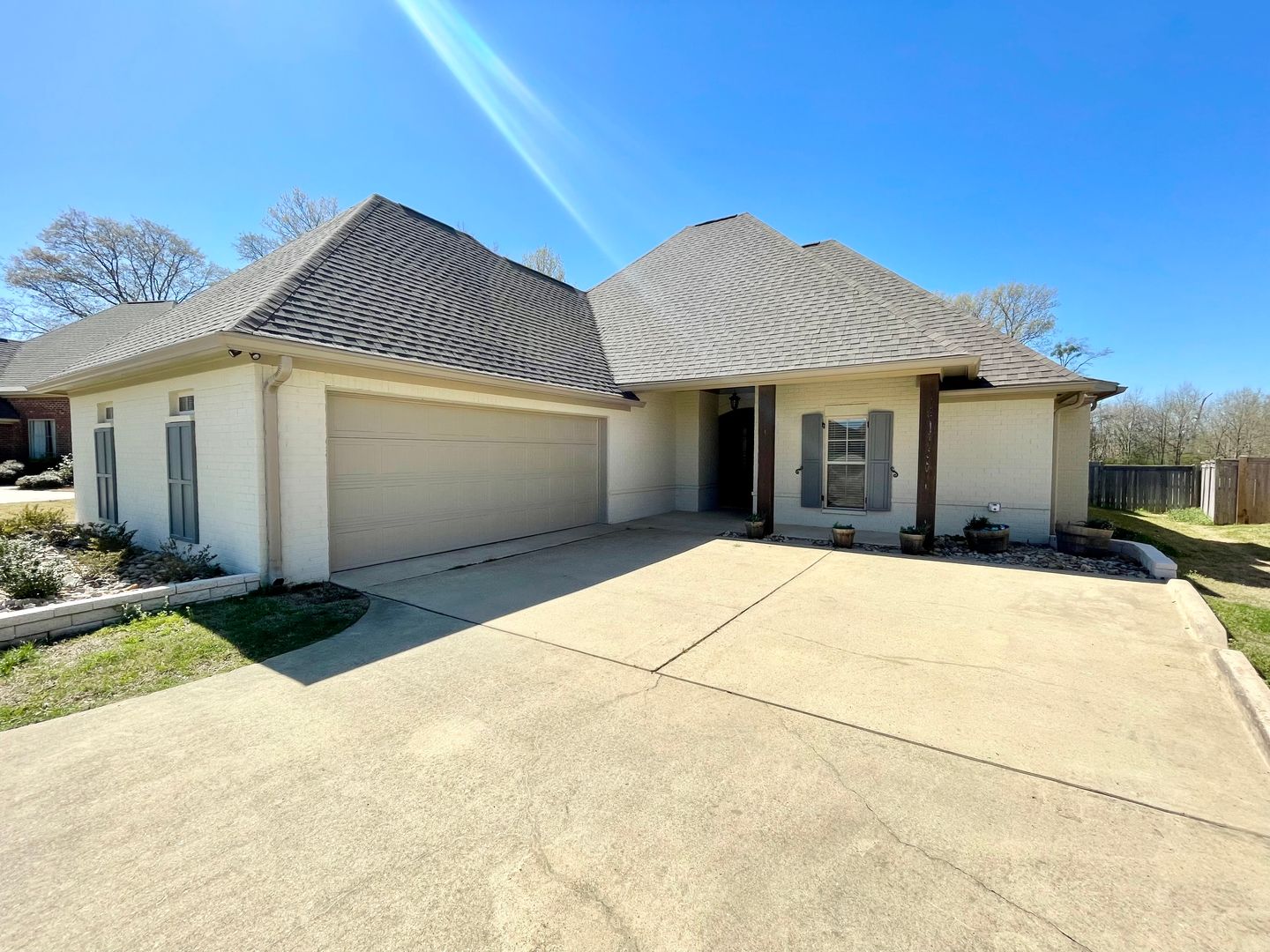 Madison House: 220 Stillhouse Creek Drive