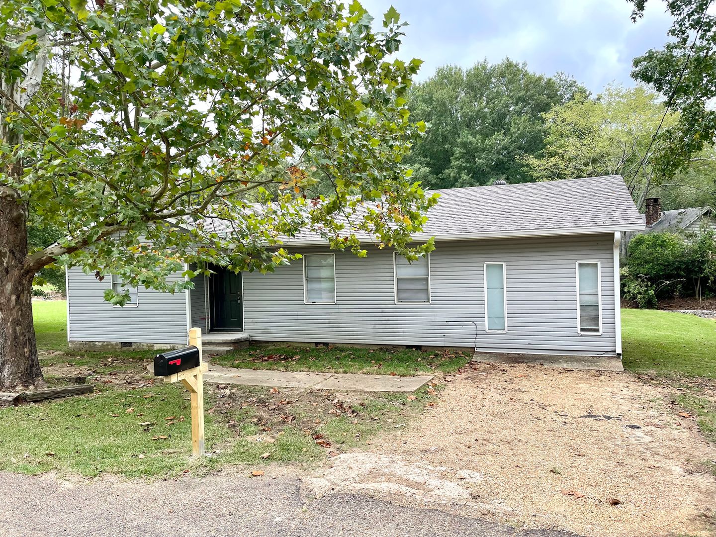 Brandon House: 210 Harrell St