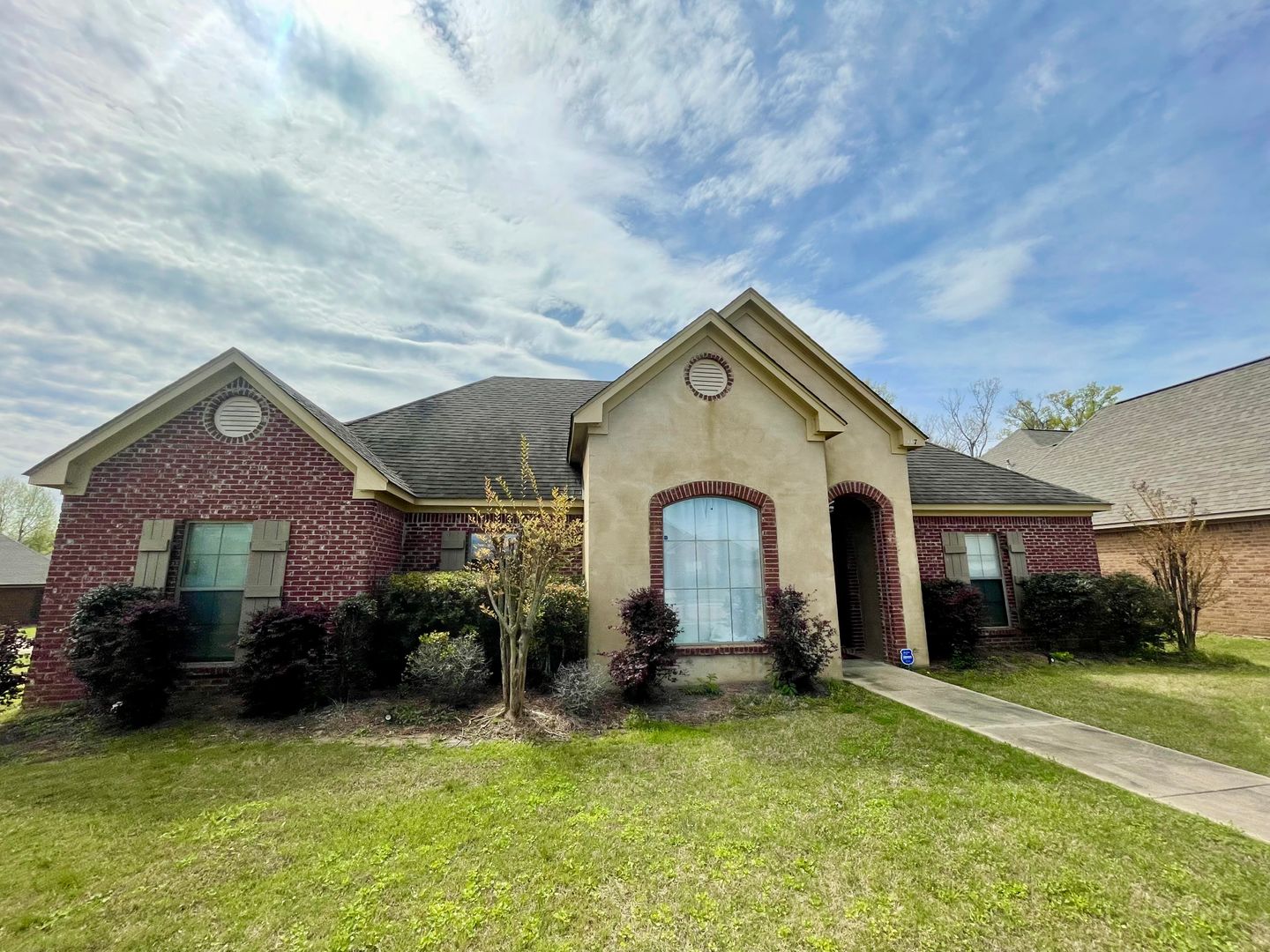 Madison House: 117 Stillhouse Creek Dr
