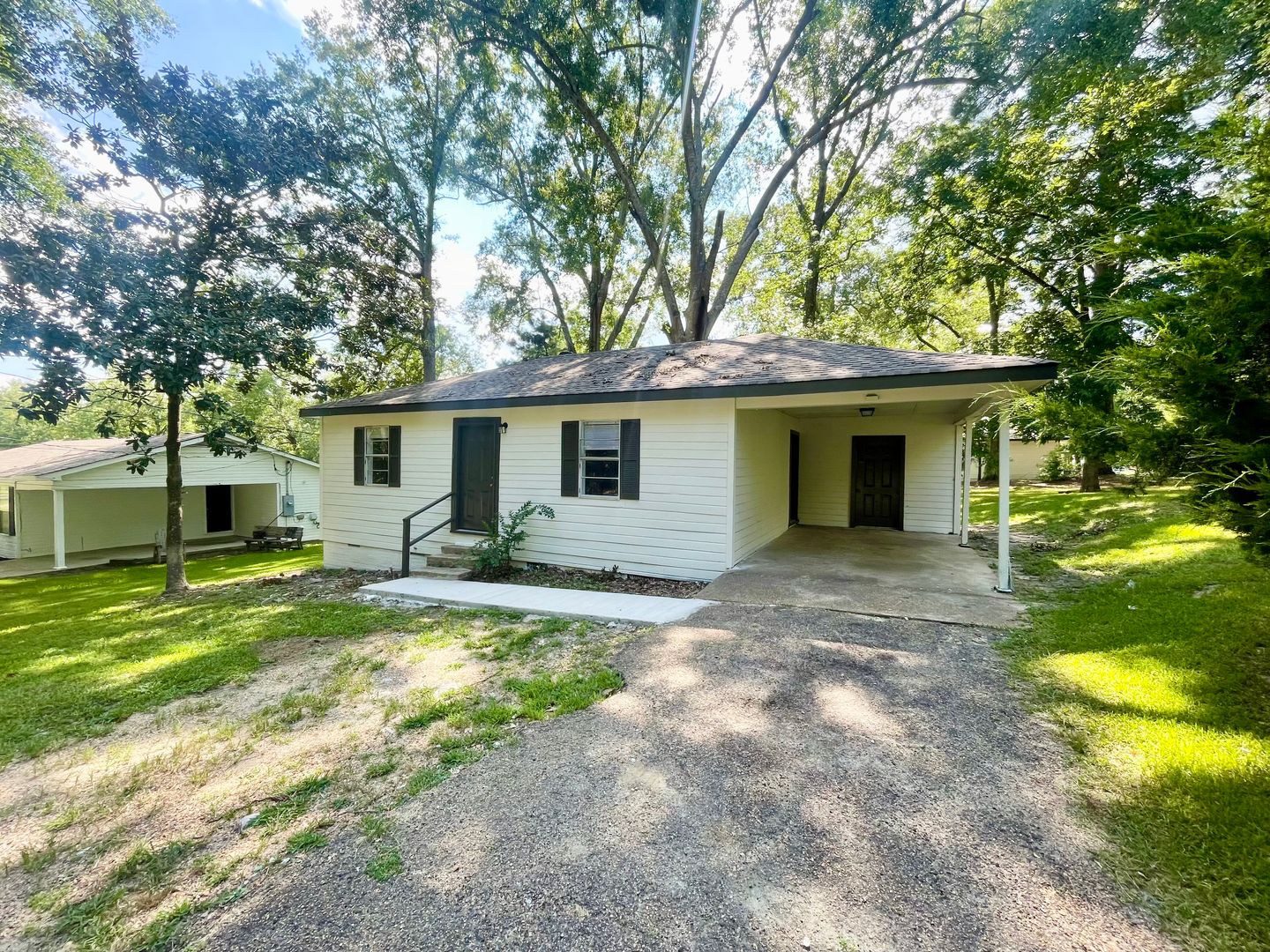Brandon House: 118 Pleasant St