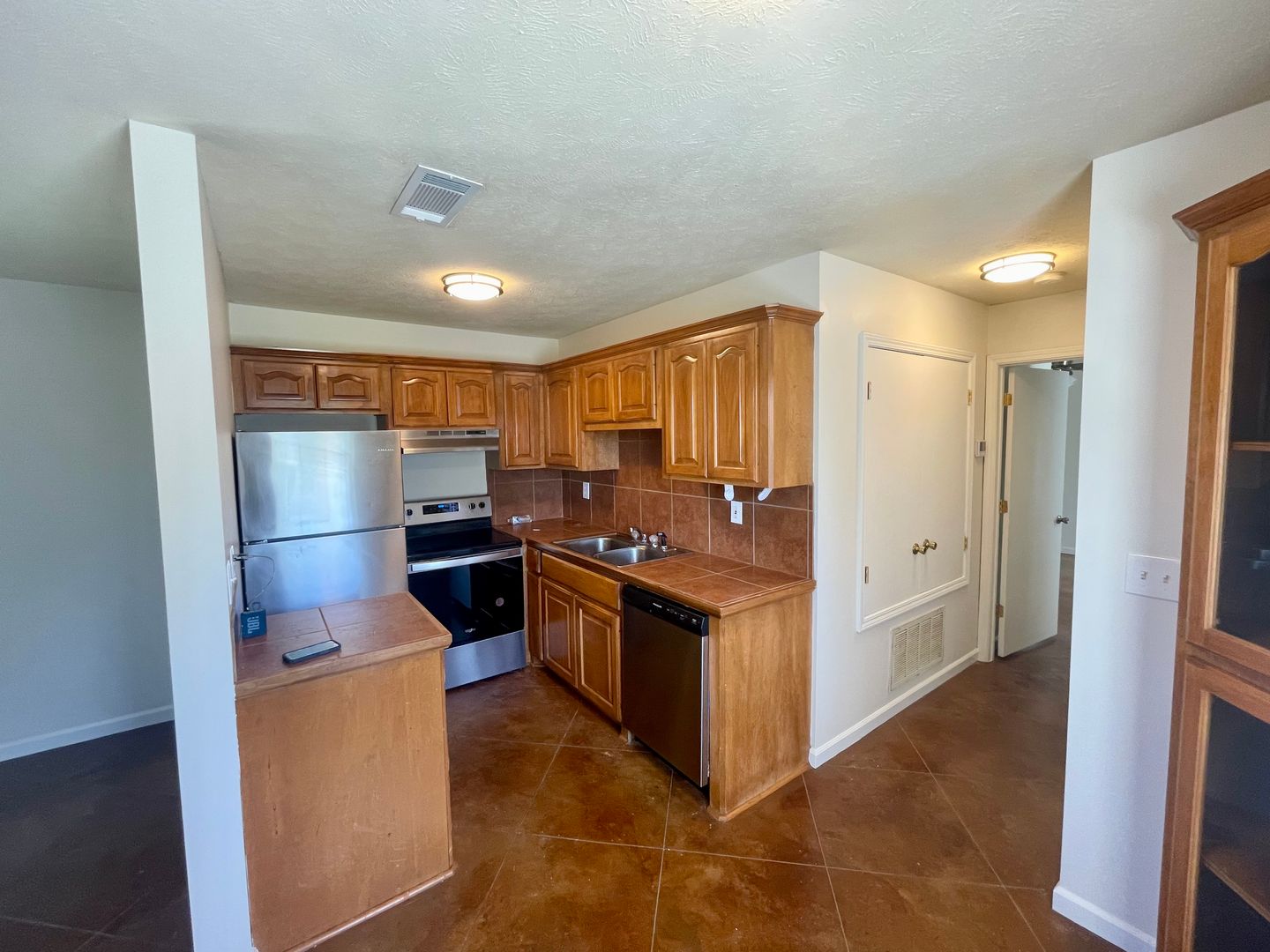 Flowood Apartment: 3521 First St