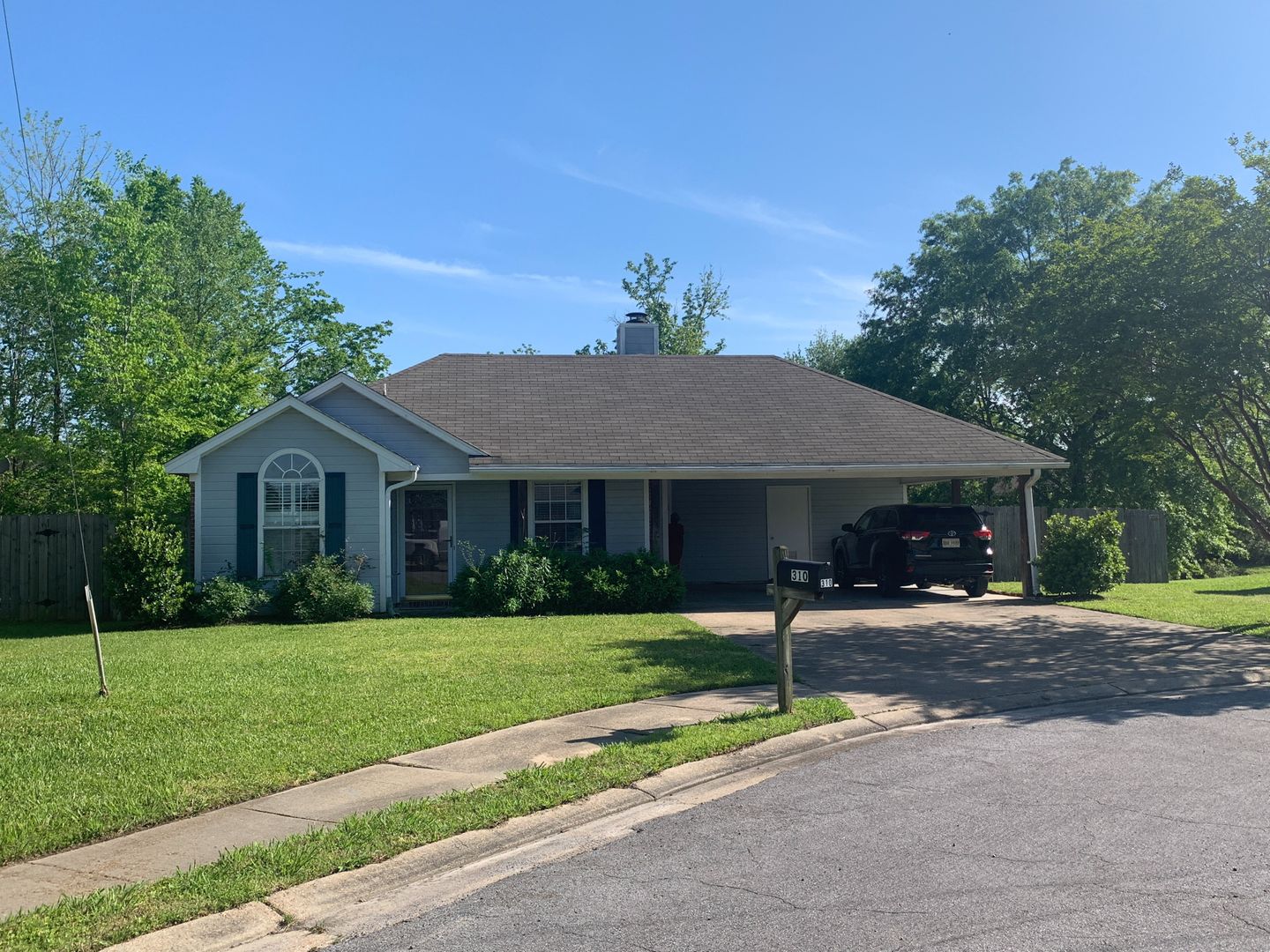 Brandon House: 310 Evergreen Way