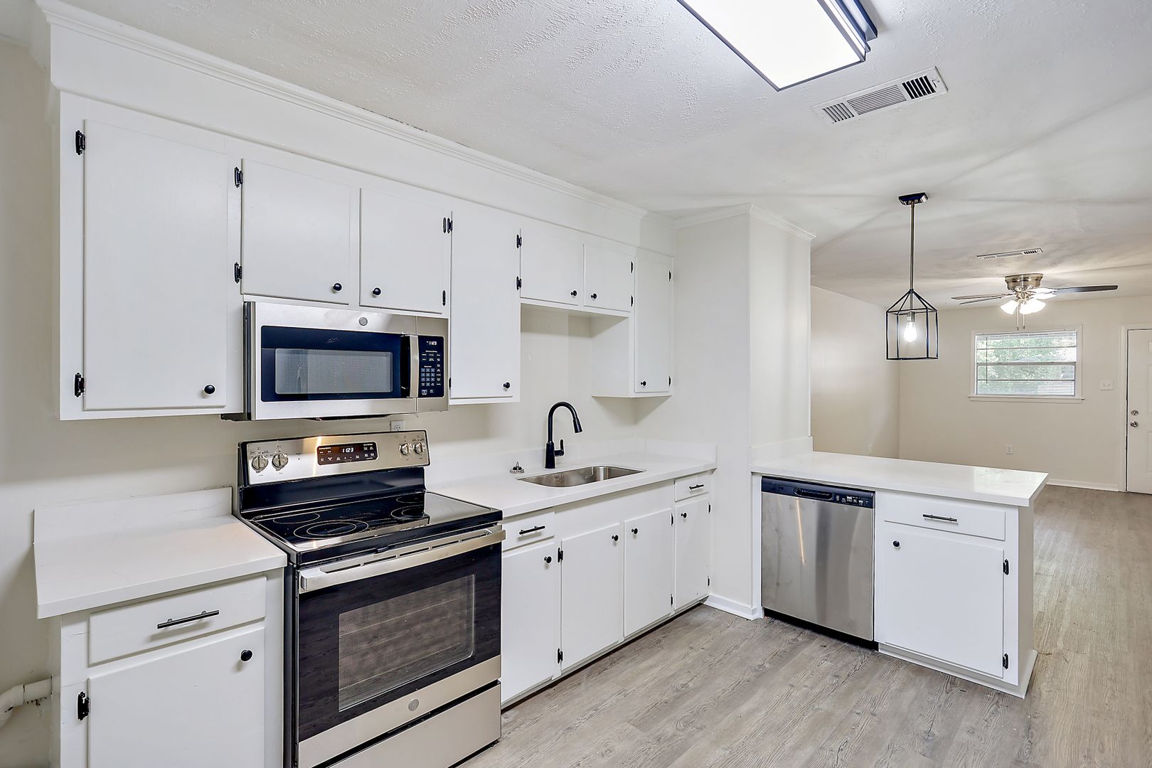 Brandon Apartment: 119 Prescott Dr