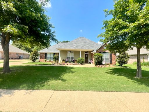*REDUCED PRICING & MOVE IN SPECIAL* Beautiful Germantown School District Home in Ashbrooke