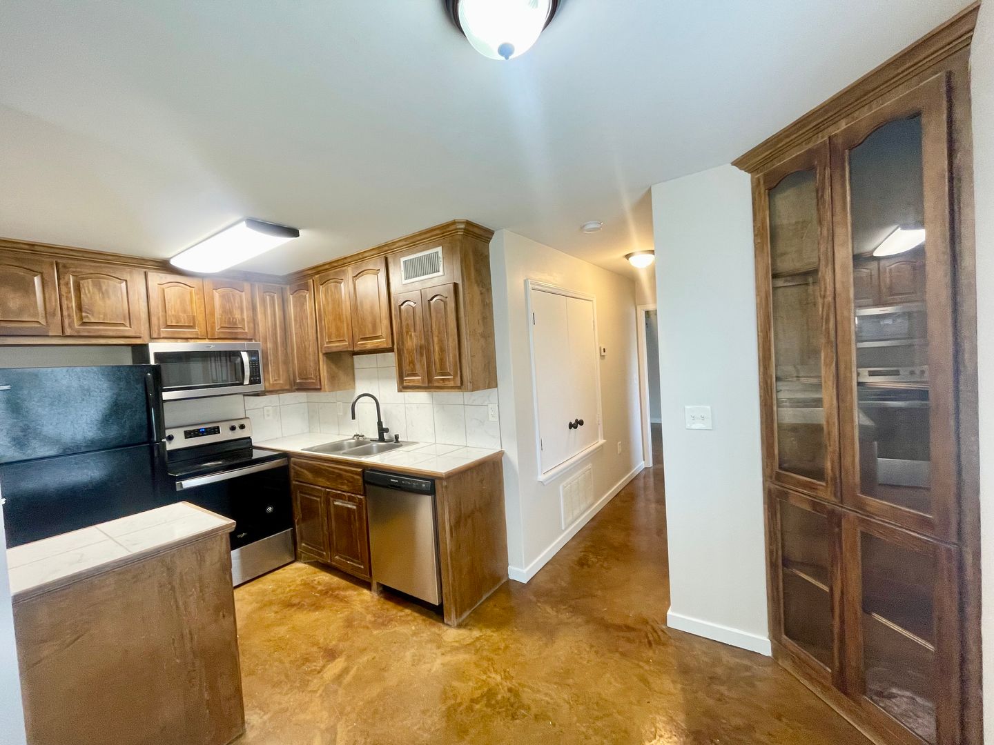 Flowood Apartment: 1529 Oak St