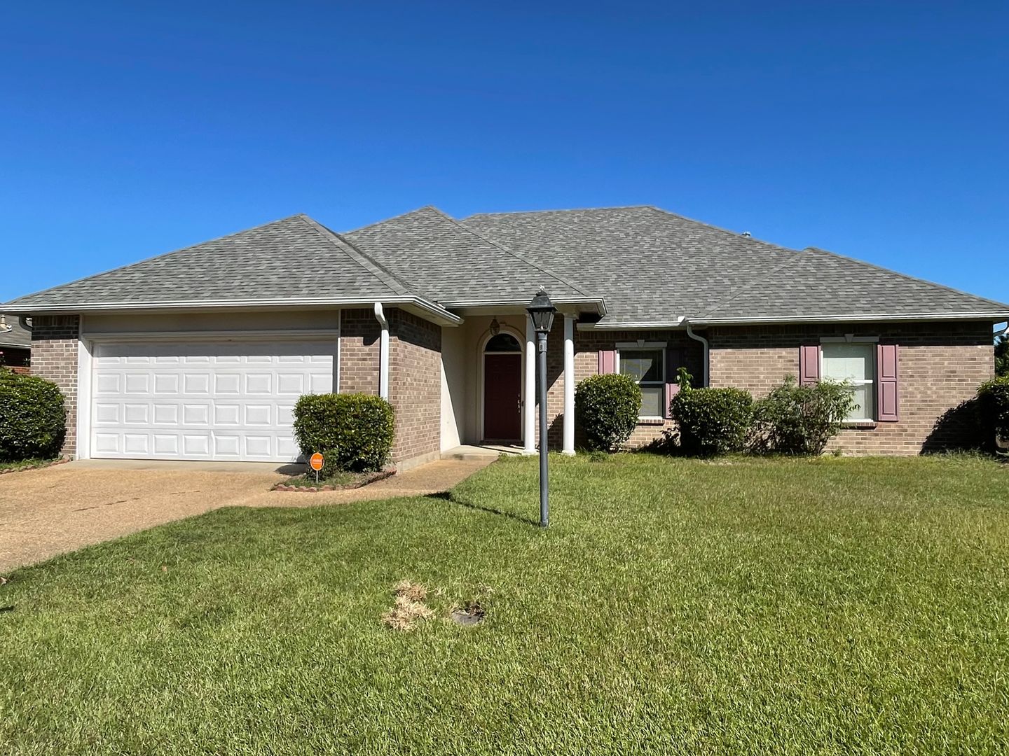 Clinton House: 217 Kirkwood Dr