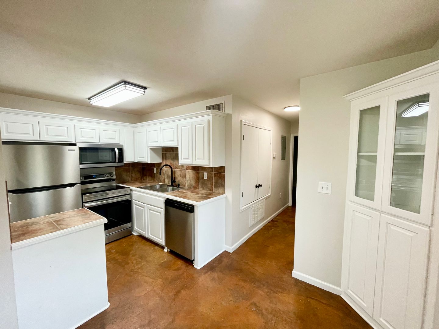Flowood Apartment: 3521 First St