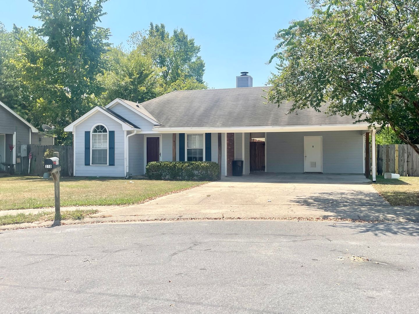 Brandon House: 310 Evergreen Way