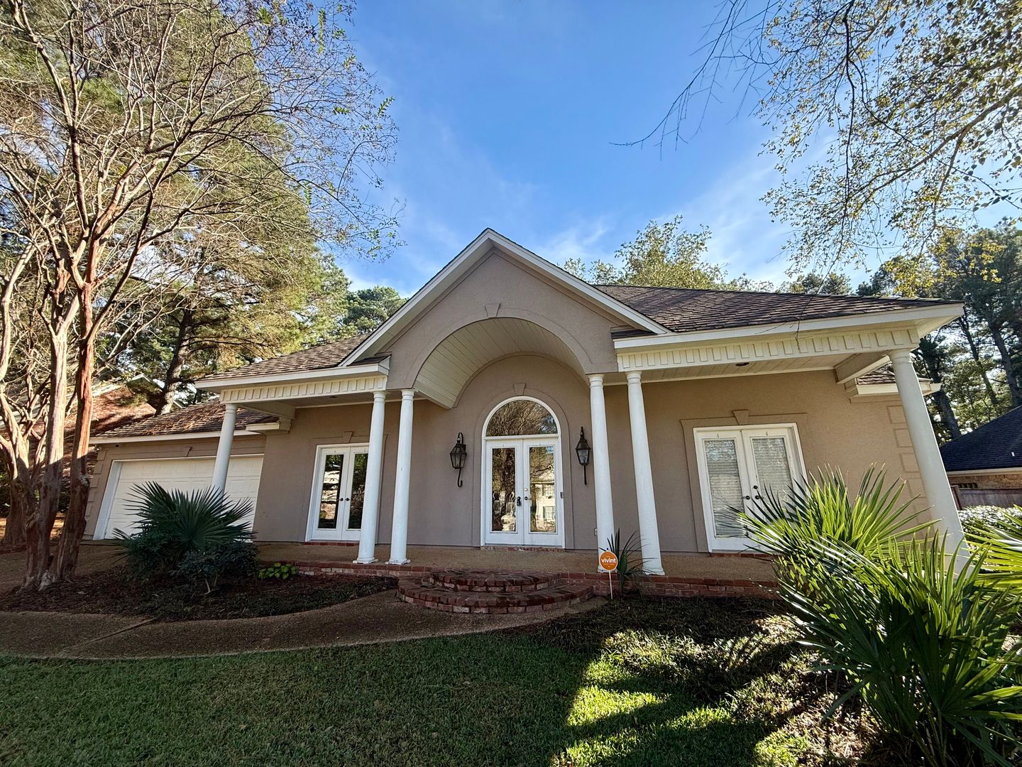 Madison House: 137 Whisper Lake Blvd