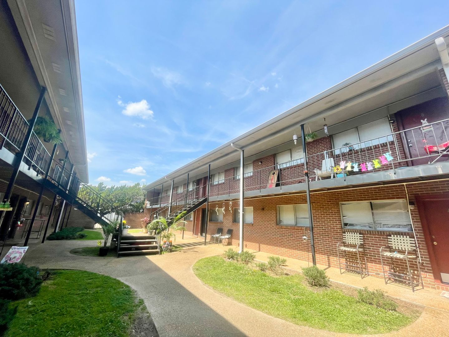 Pearl Apartment: 200 Lonnie T Jenkins Dr