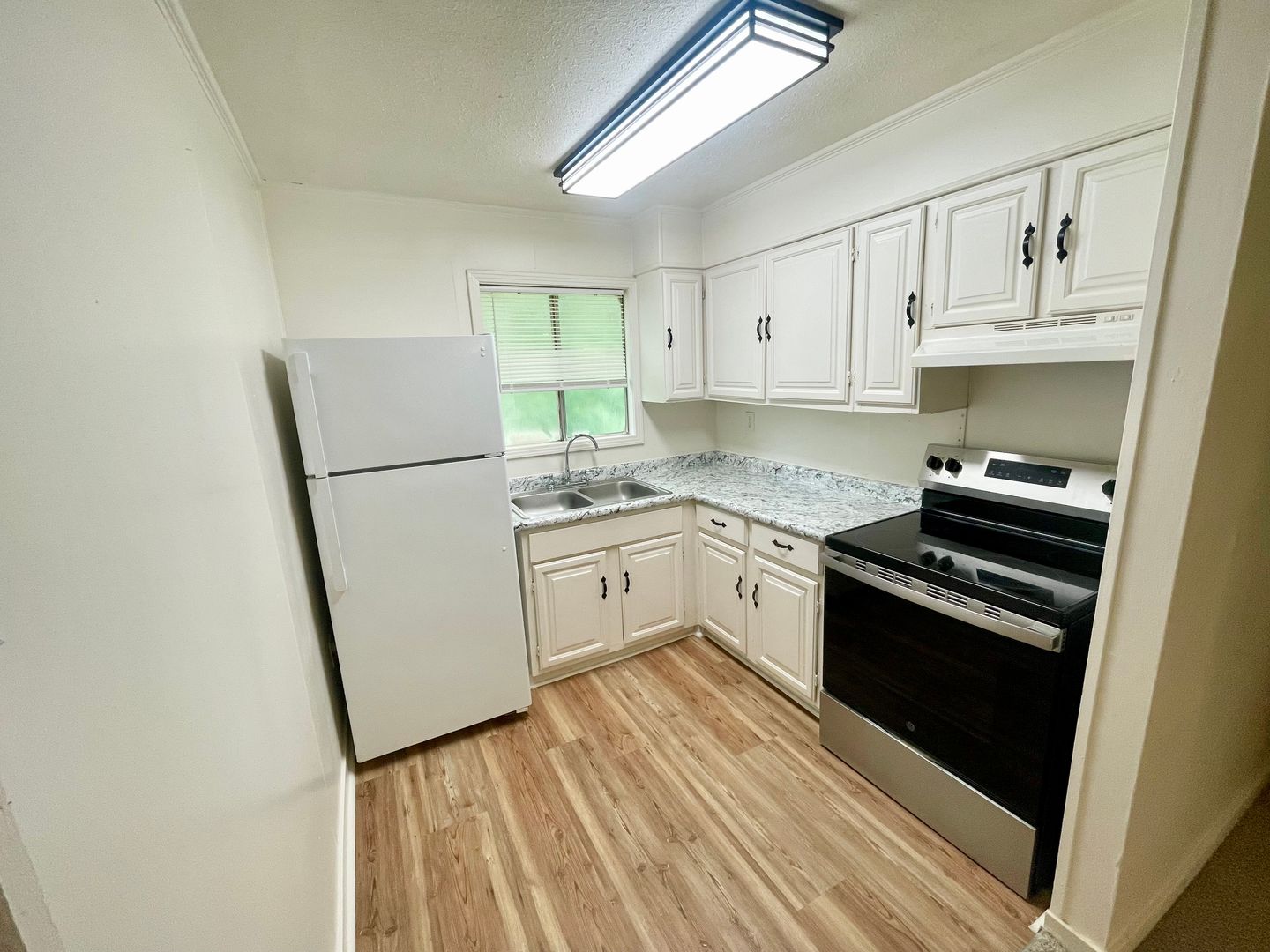 Brandon Apartment: 154 Crestview Cir