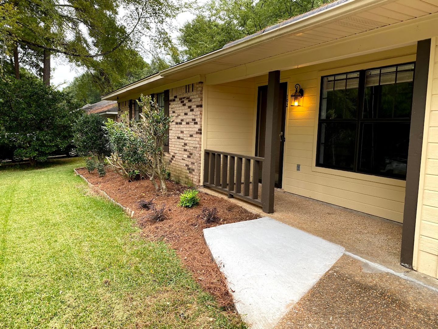 Brandon House: 102 Brandy Run Rd