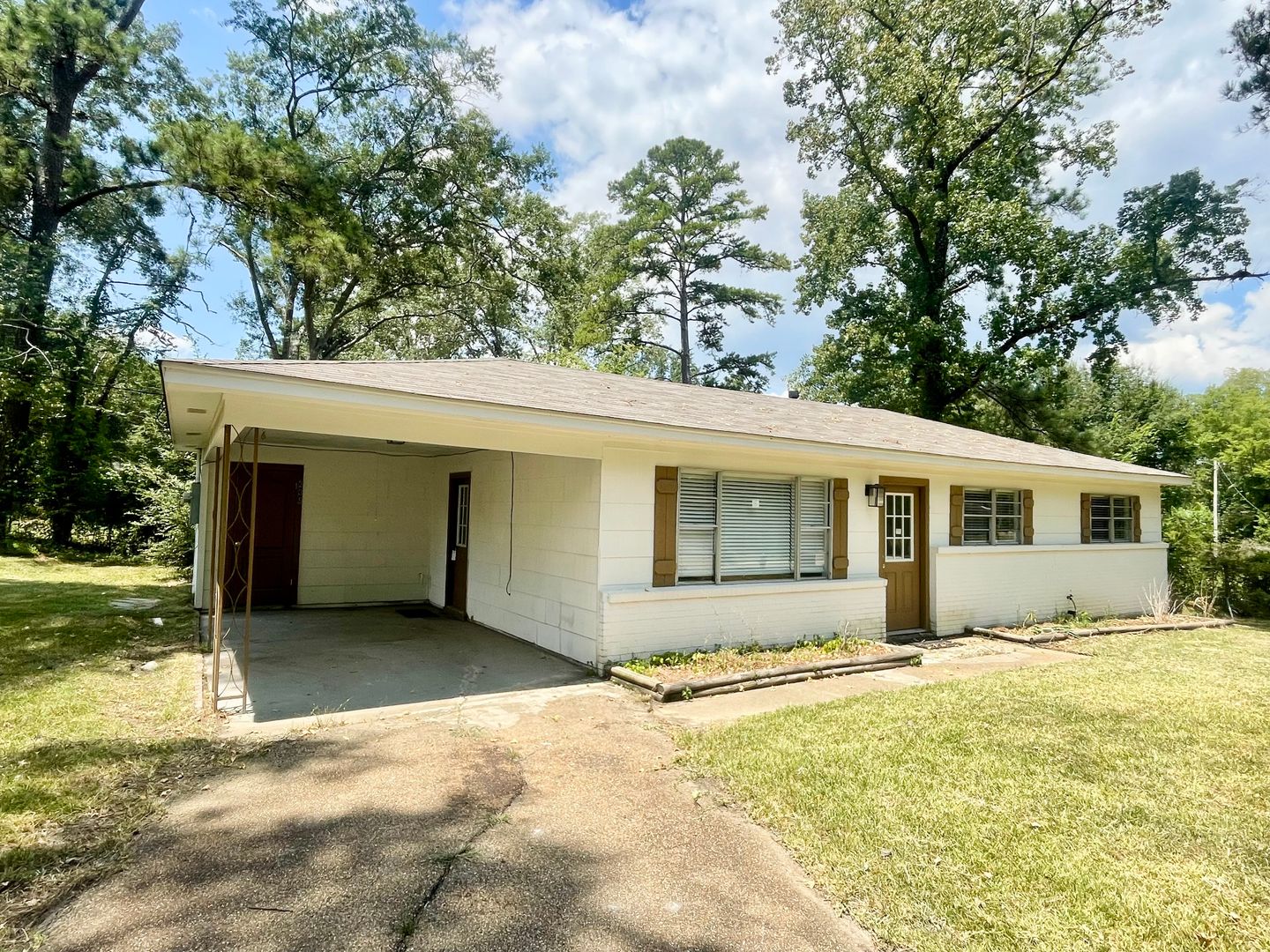 Pearl House: 235 Baugh St
