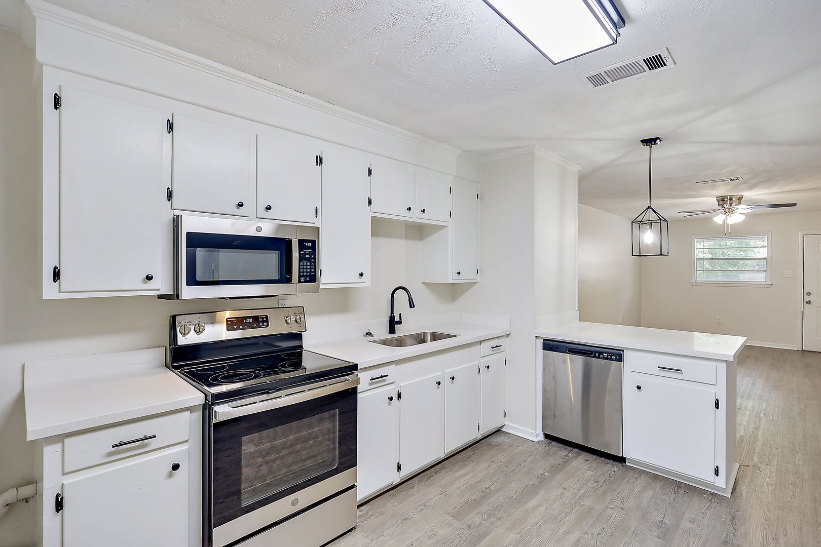 Brandon Apartment: 119 Prescott Dr