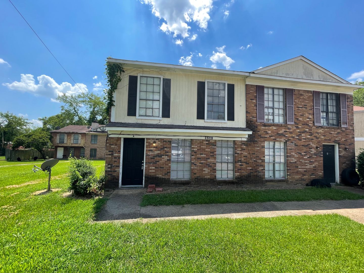 Jackson Apartment: 5731 Horton Ave