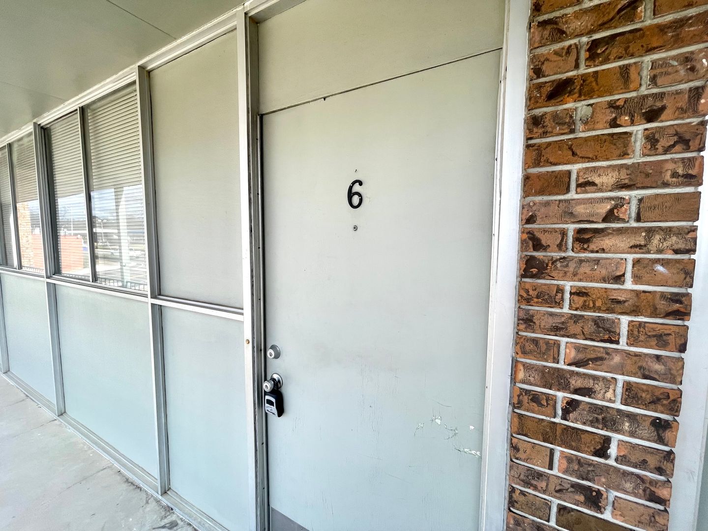 Brandon Apartment: 203 S College St