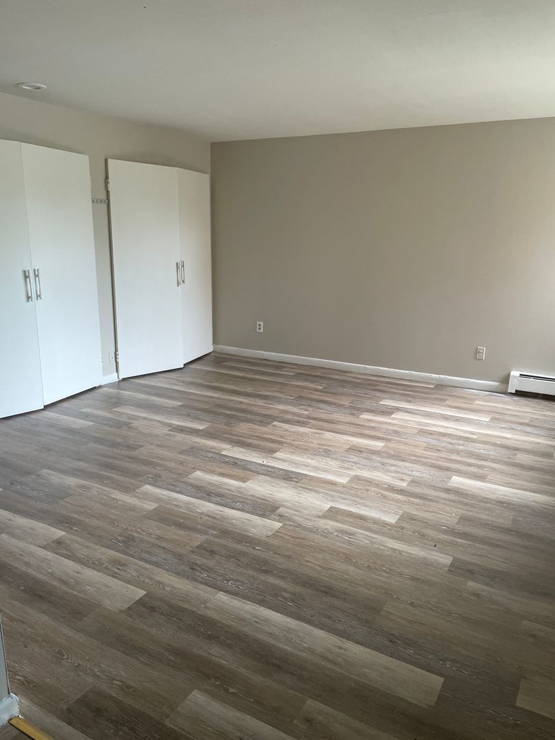 HARTFORD Apartment: 22 ELLIOTT STREET