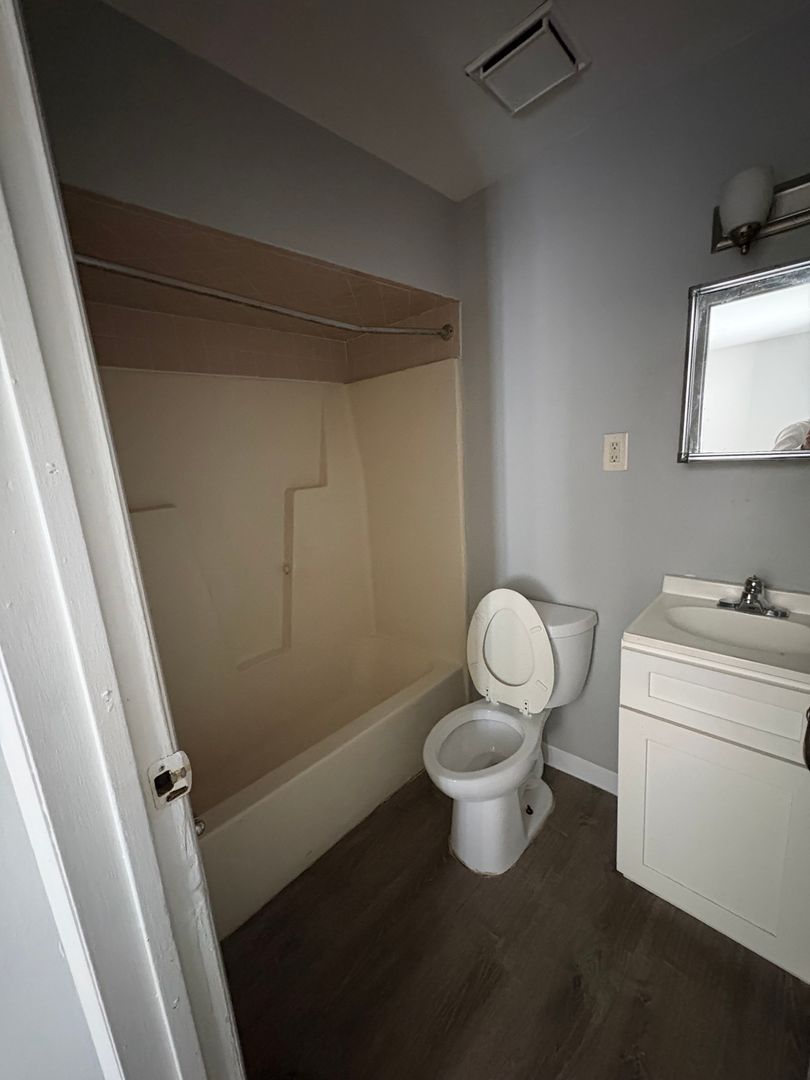 Paterson Apartment: 112 16th Avenue