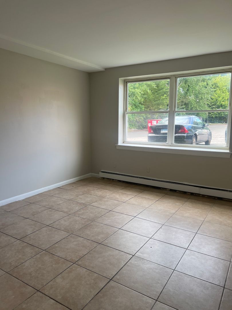 HARTFORD Apartment: 22 ELLIOTT STREET