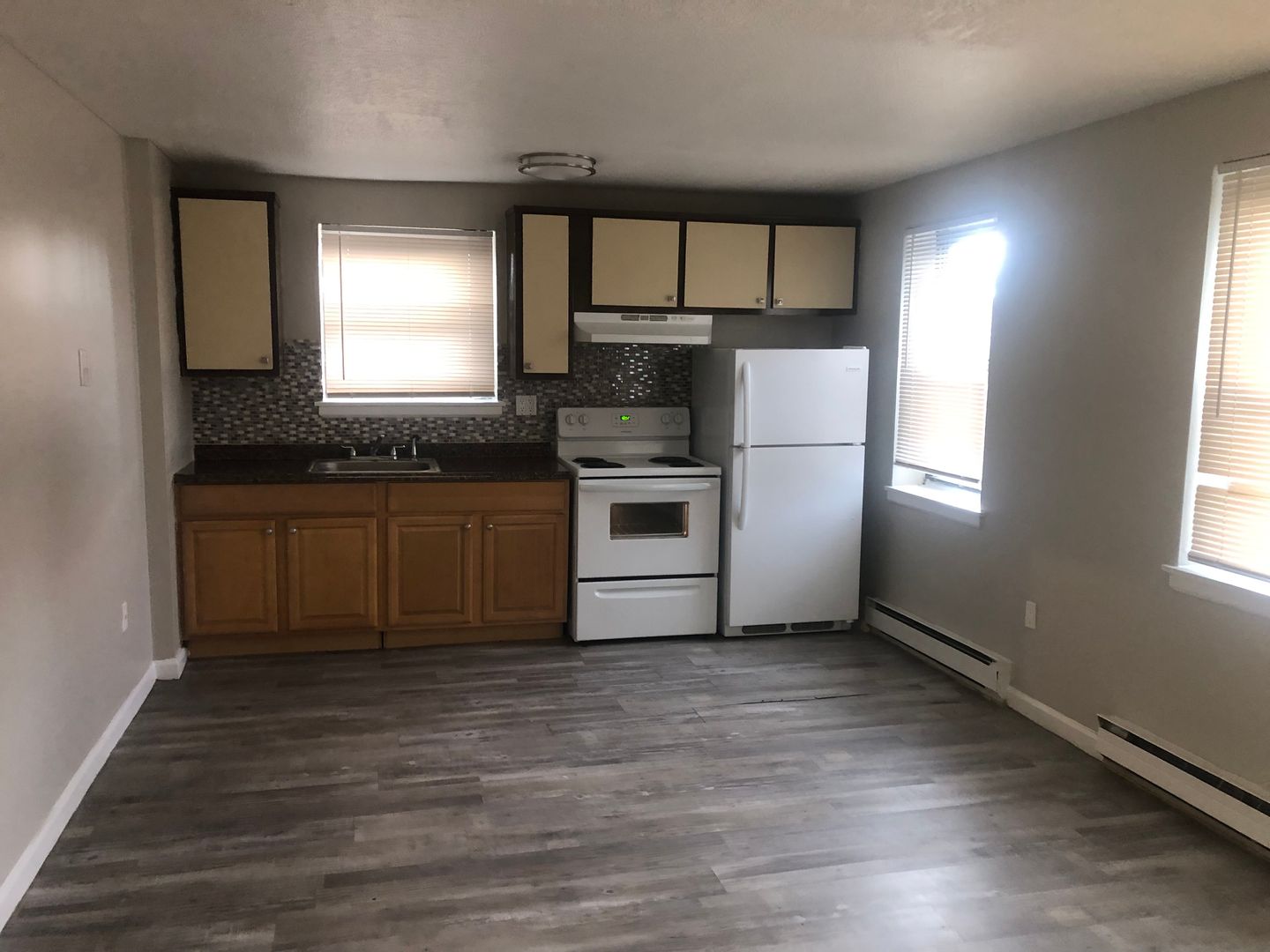 HARTFORD Apartment: 44 NEW BRITAIN AVENUE