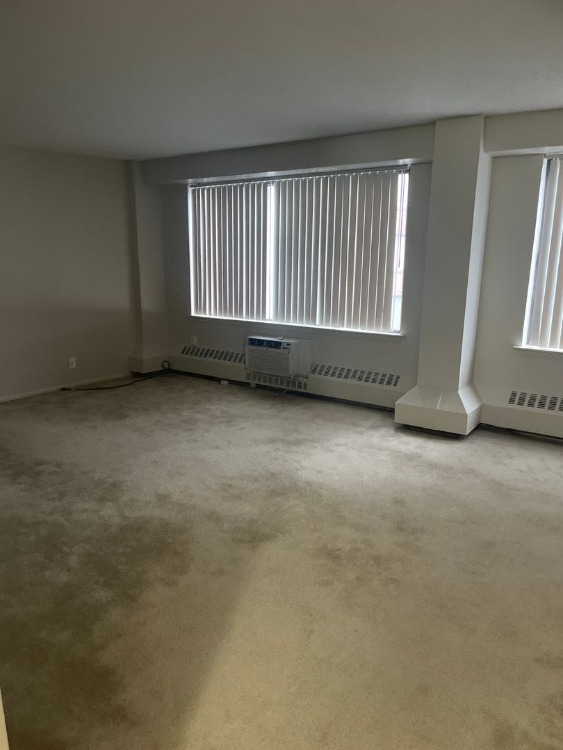 HARTFORD Apartment: 600 ASYLUM AVE