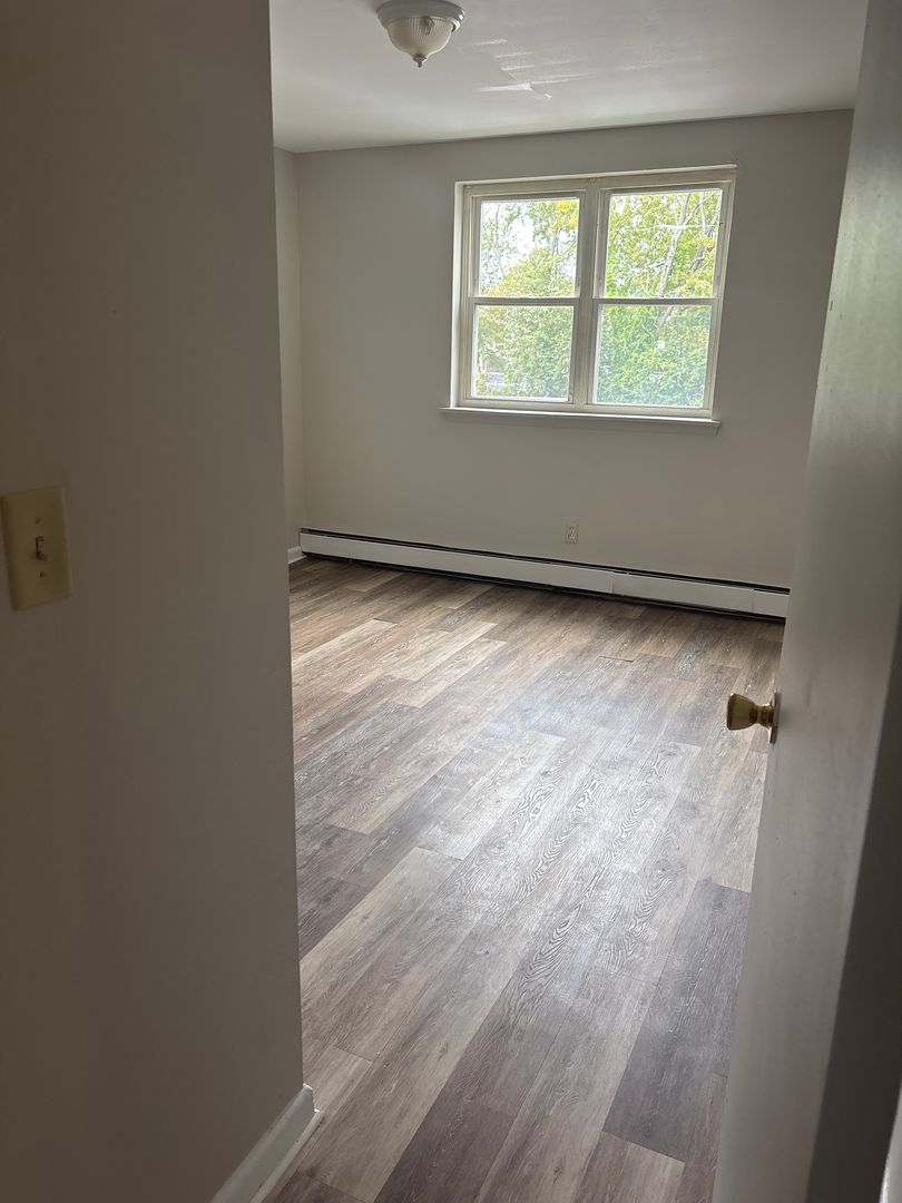 HARTFORD Apartment: 22 ELLIOTT STREET