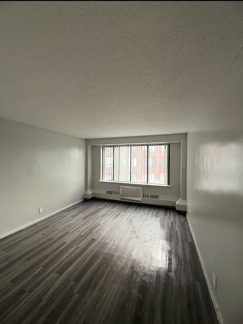 HARTFORD Apartment: 600 ASYLUM AVE