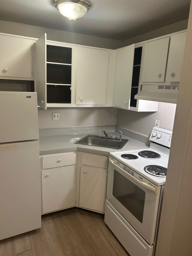 HARTFORD Apartment: 100 PROSPECT AVE