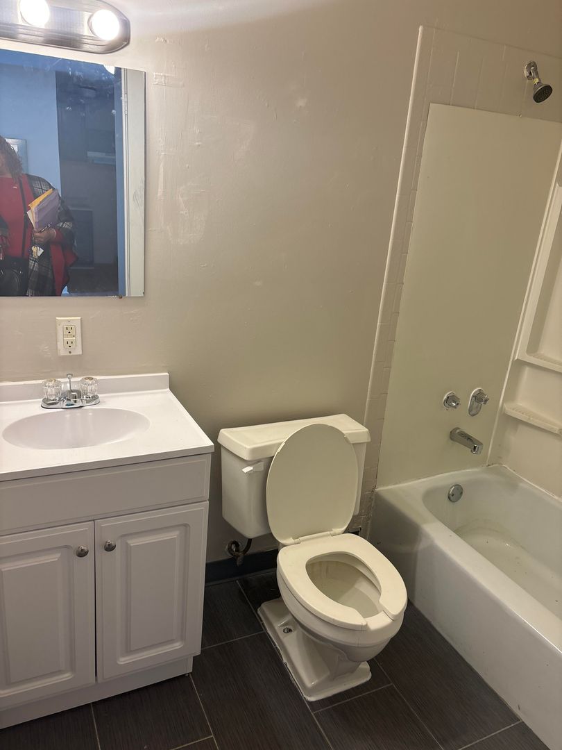 HARTFORD Apartment: 22 ELLIOTT STREET