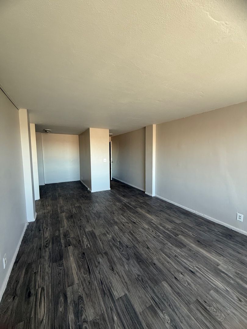 HARTFORD Apartment: 600 ASYLUM AVE