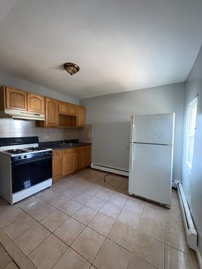 Newly renovated 1 bedroom available DCA, Sec 8 welcome – photo 1