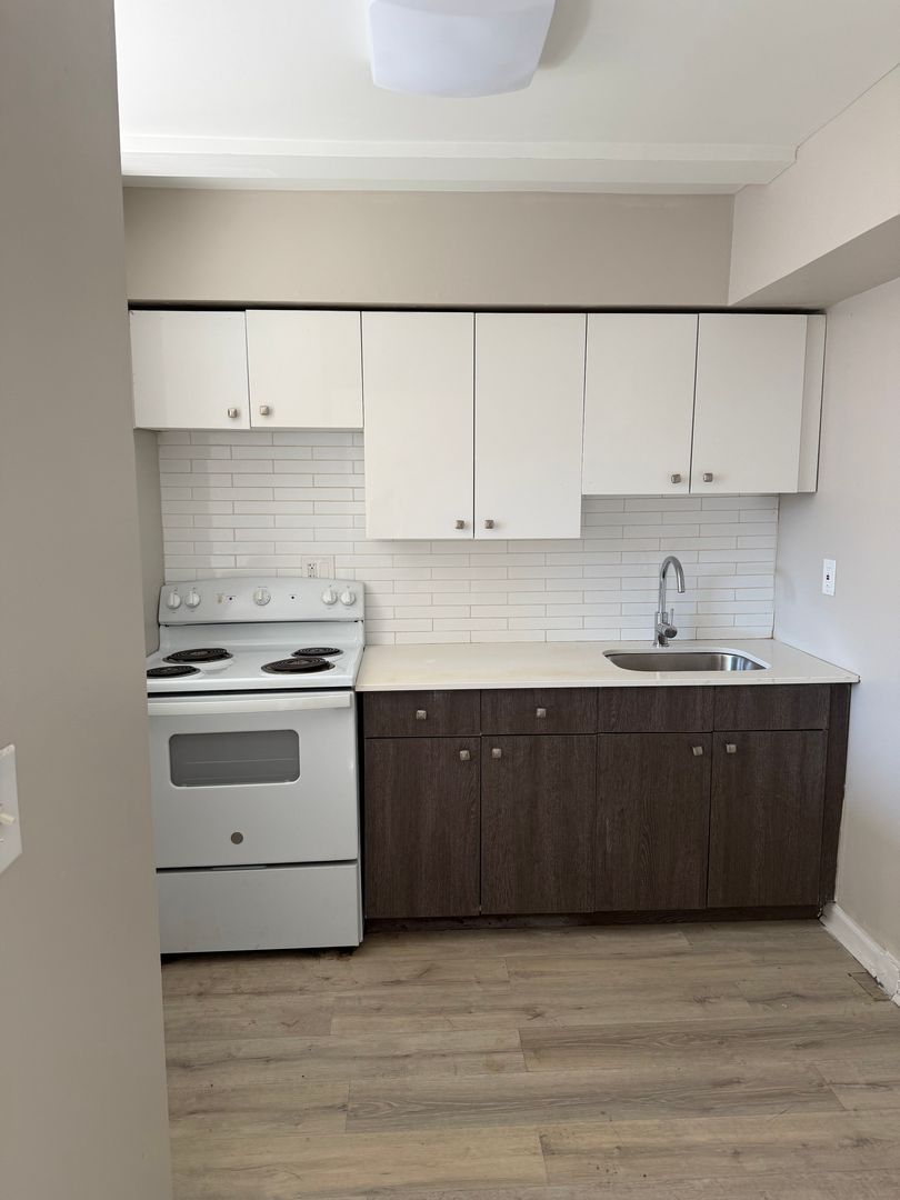 HARTFORD Apartment: 66 WEBSTER STREET