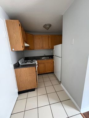 Beautiful studio Available TODAY DCA,SECTION 8 welcome – photo 1