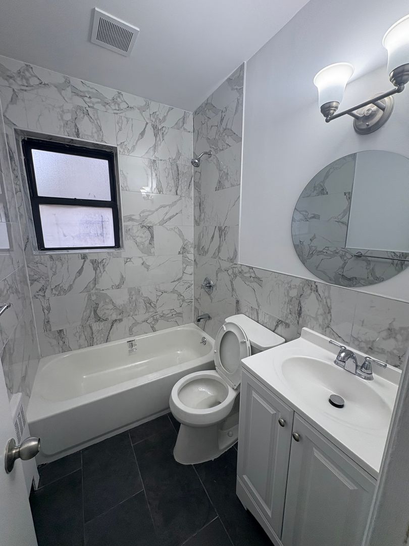 Yonkers Apartment: 609 Van Cortlandt Park Ave