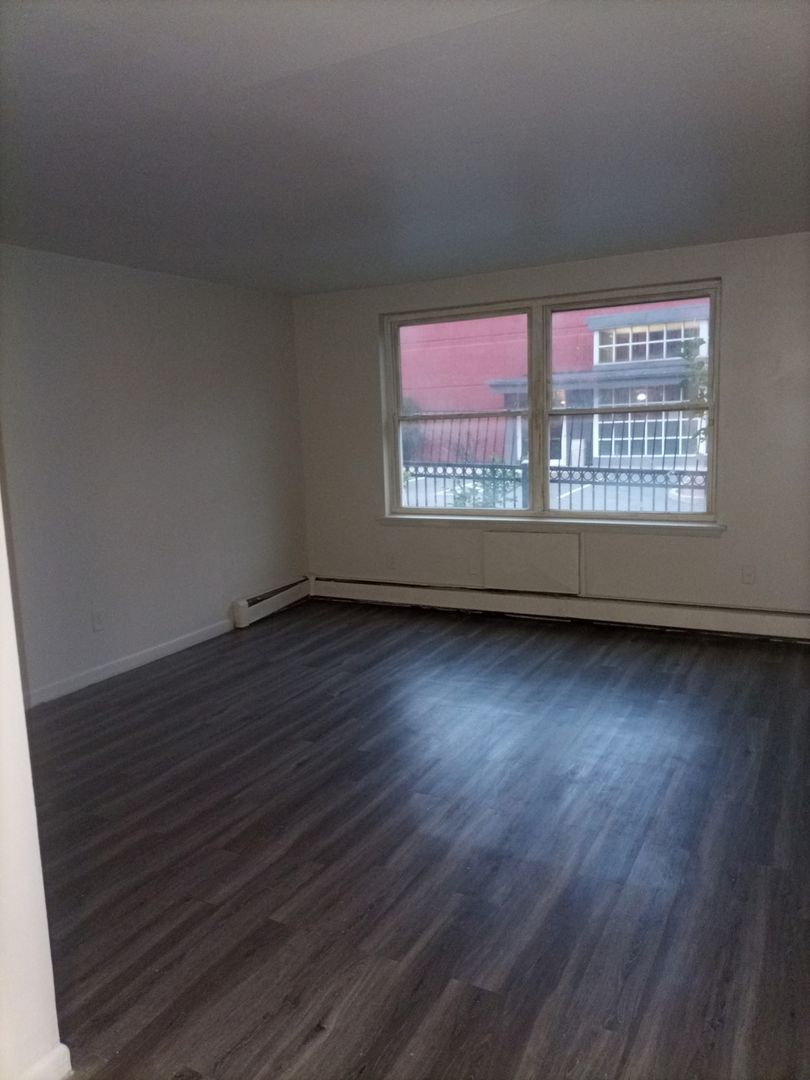 HARTFORD Apartment: 22 ELLIOTT STREET