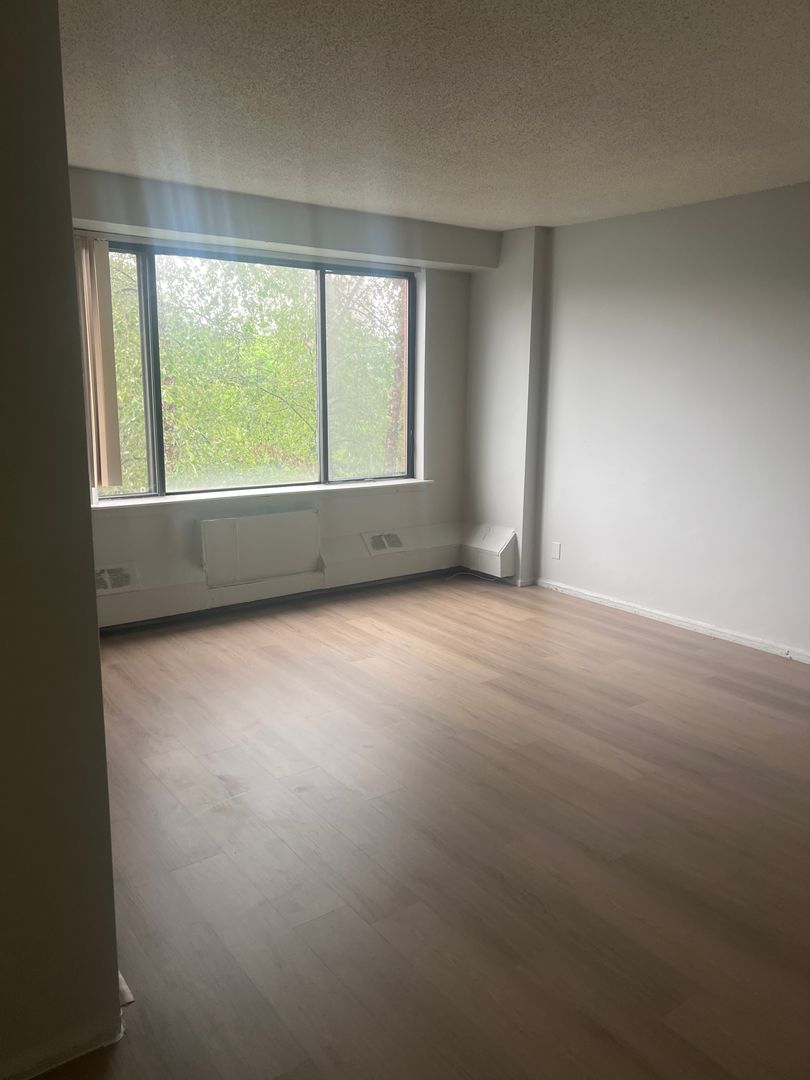 HARTFORD Apartment: 600 ASYLUM AVE