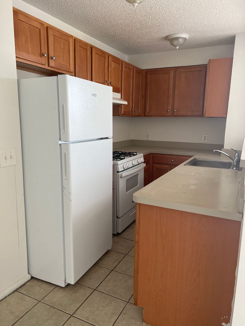 HARTFORD Apartment: 600 ASYLUM AVE