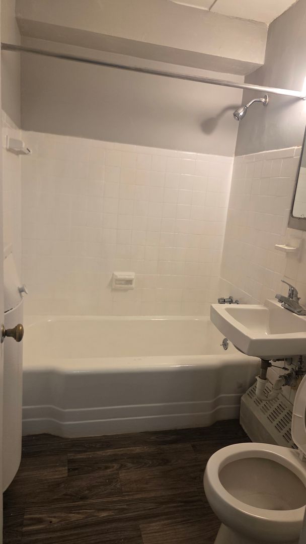 HARTFORD Apartment: 600 ASYLUM AVE