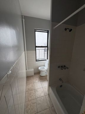 One bedroom apartment available right away SECTION 8, CVR WELCOME – photo 1