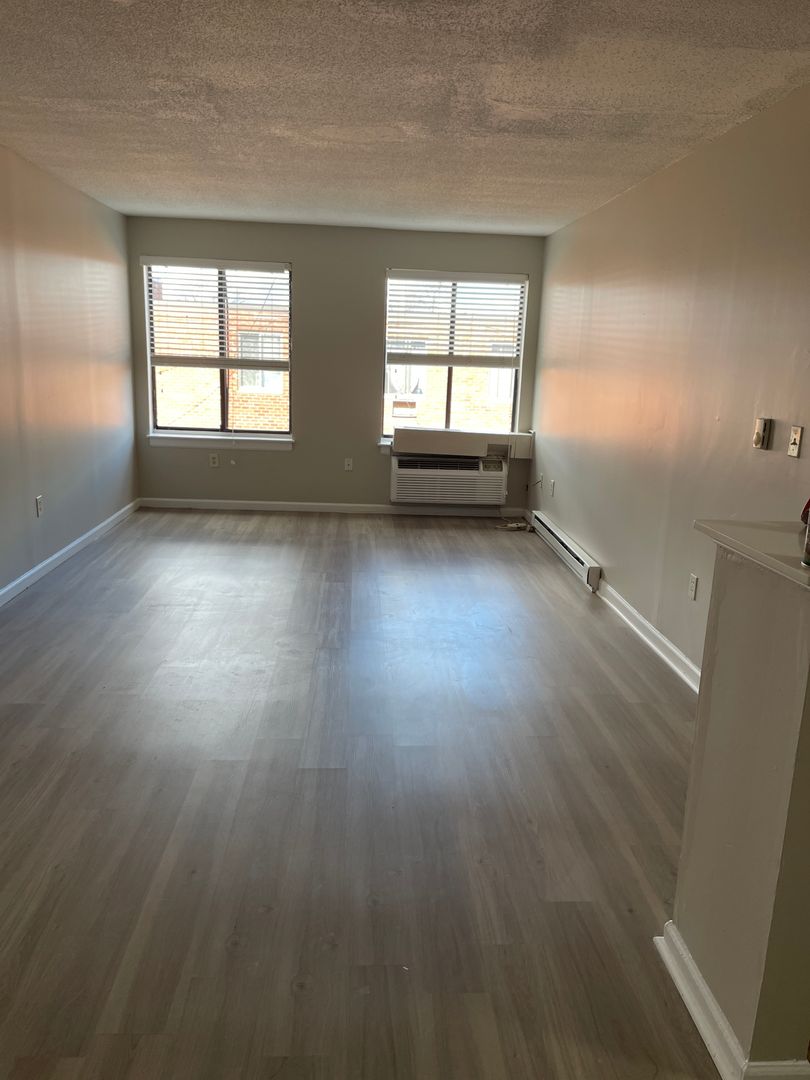 HARTFORD Apartment: 66 WEBSTER STREET