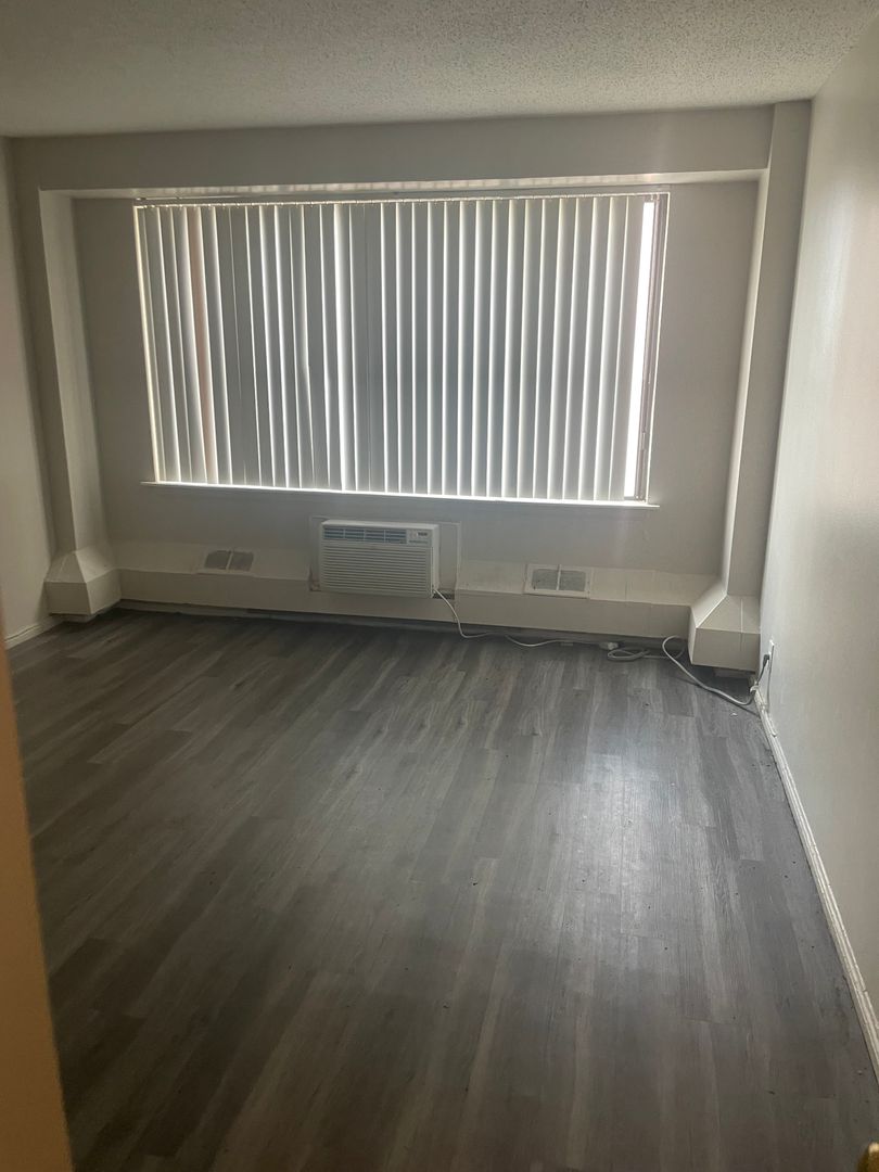 HARTFORD Apartment: 600 ASYLUM AVE