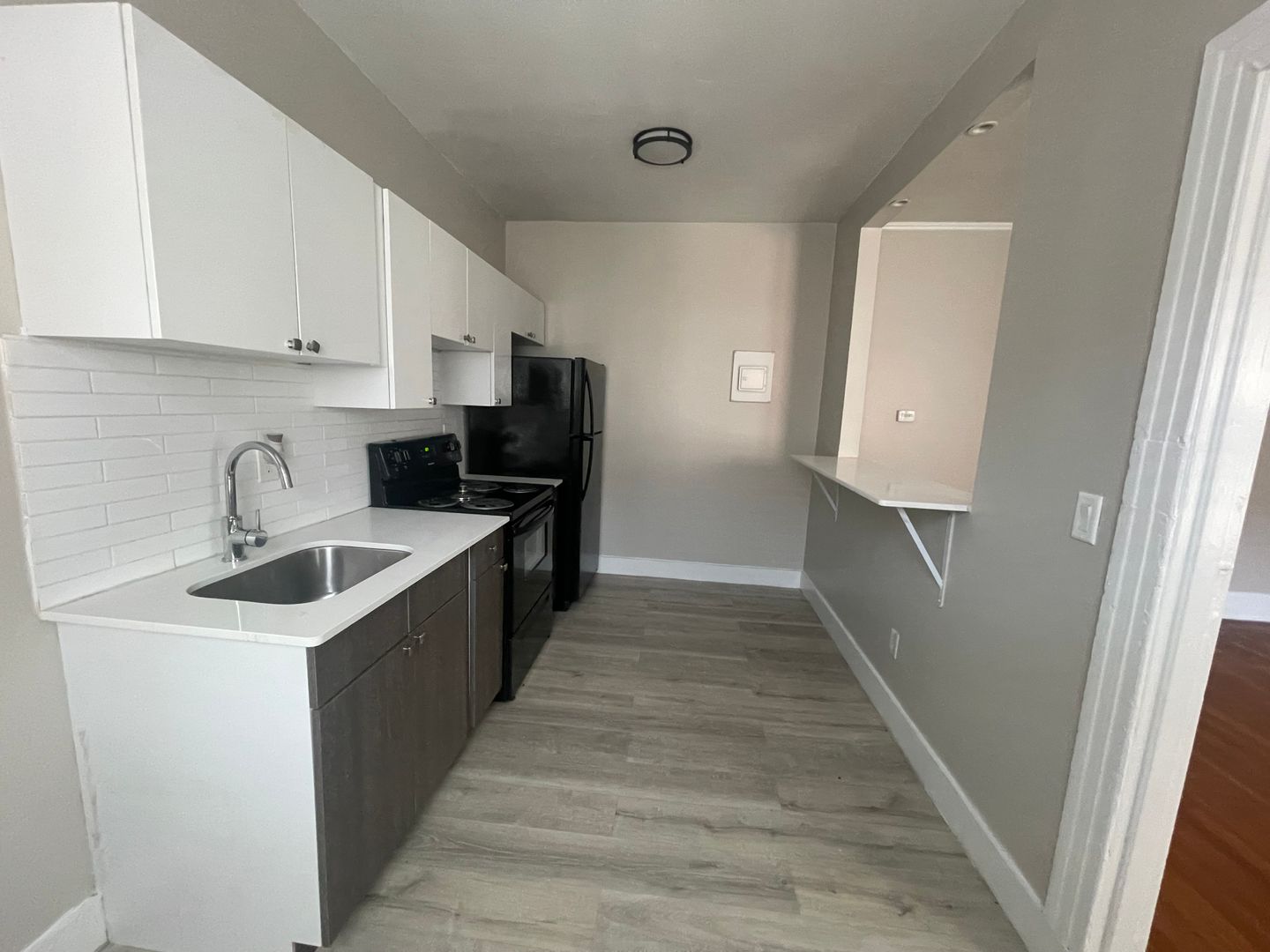 Hartford Apartment: 16 Evergreen Avenue