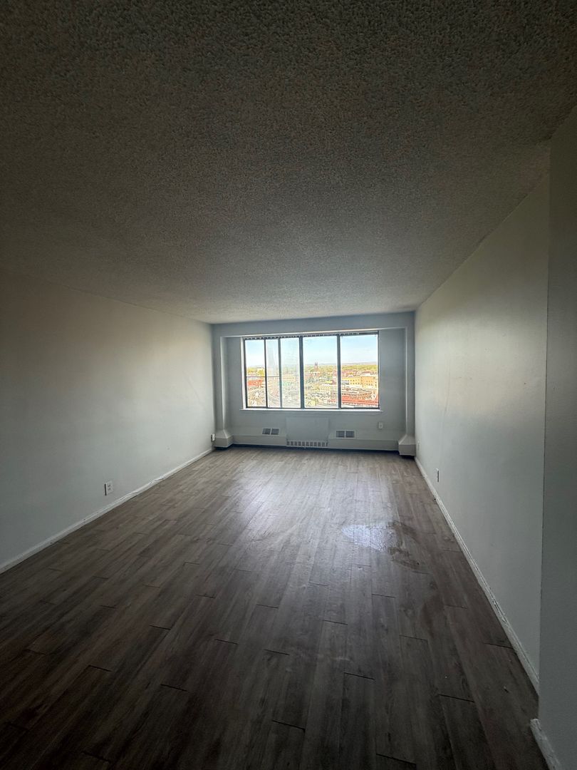 HARTFORD Apartment: 22 ELLIOTT STREET