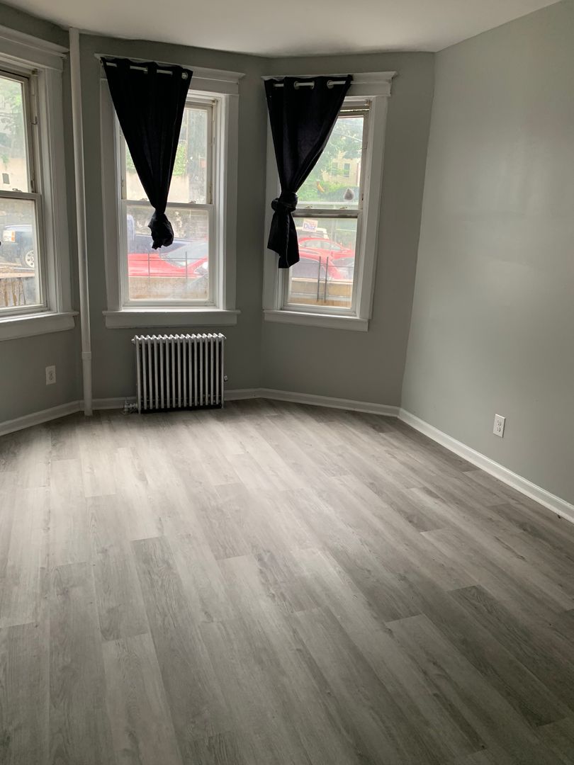 Yonkers Apartment: 41 Linden Street