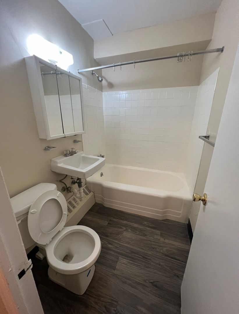 HARTFORD Apartment: 600 ASYLUM AVE