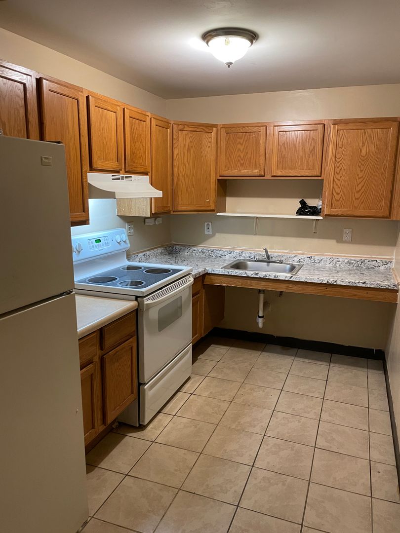 HARTFORD Apartment: 22 ELLIOTT STREET