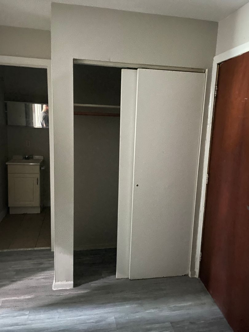 HARTFORD Apartment: 22 ELLIOTT STREET